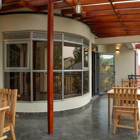 Silver Oaks Hotel Boma Fort Portal Extérieur photo