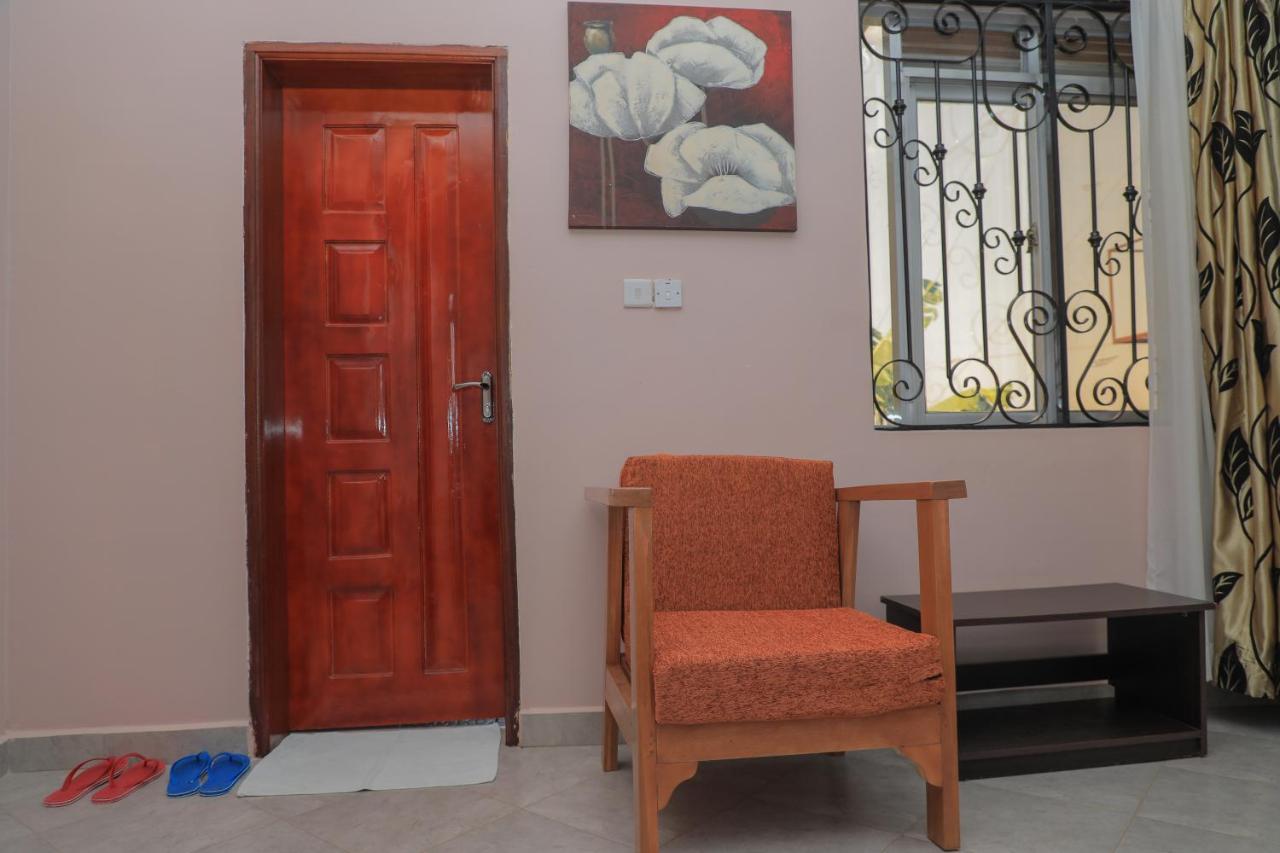 Silver Oaks Hotel Boma Fort Portal Extérieur photo