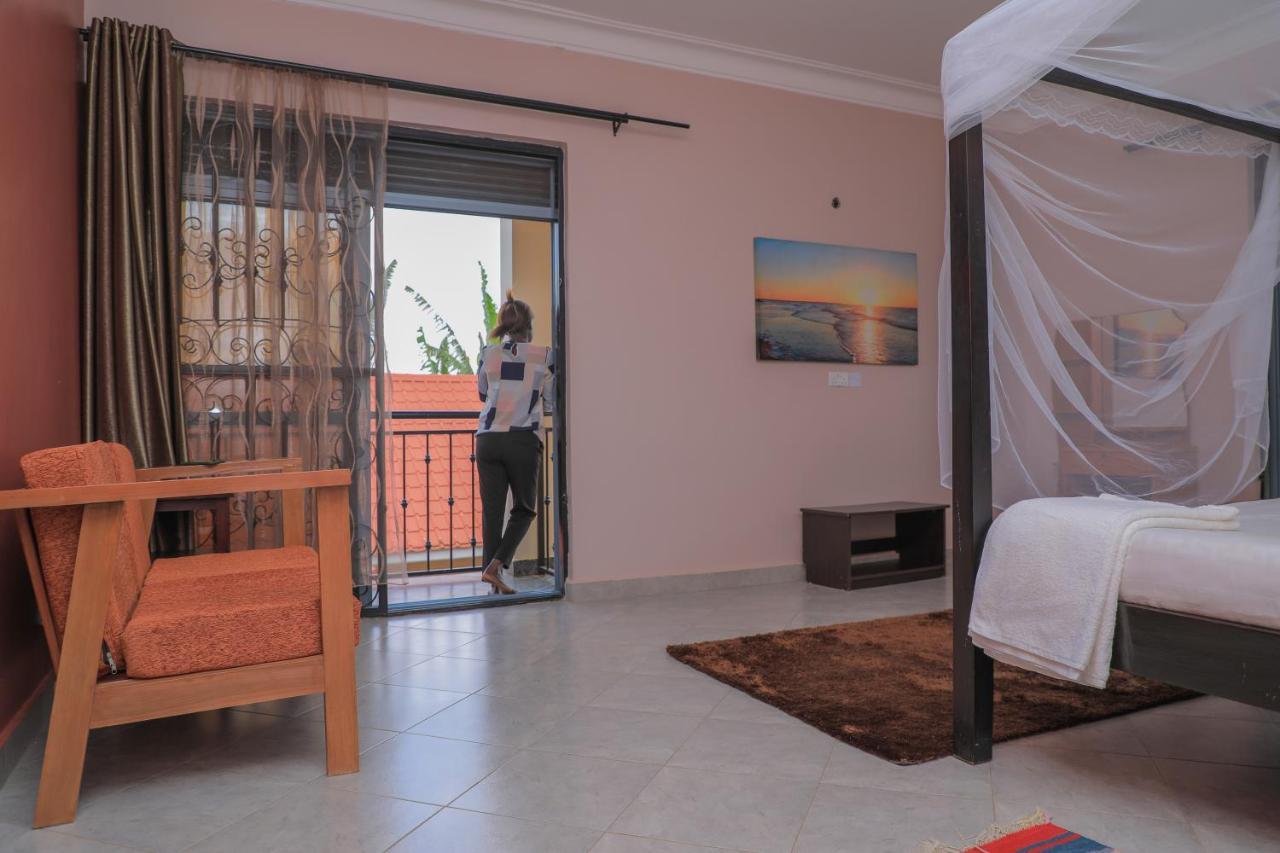 Silver Oaks Hotel Boma Fort Portal Extérieur photo