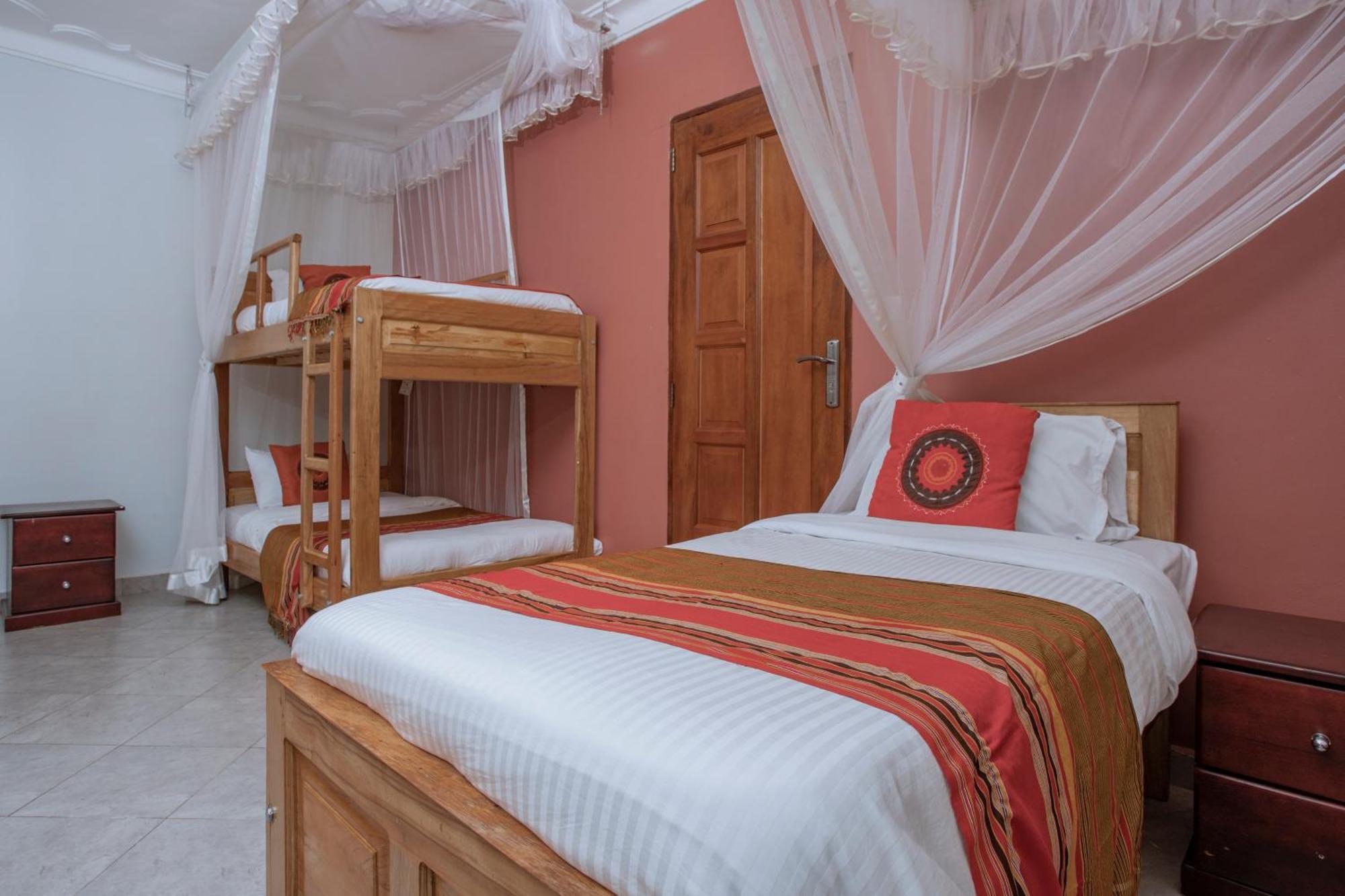 Silver Oaks Hotel Boma Fort Portal Extérieur photo