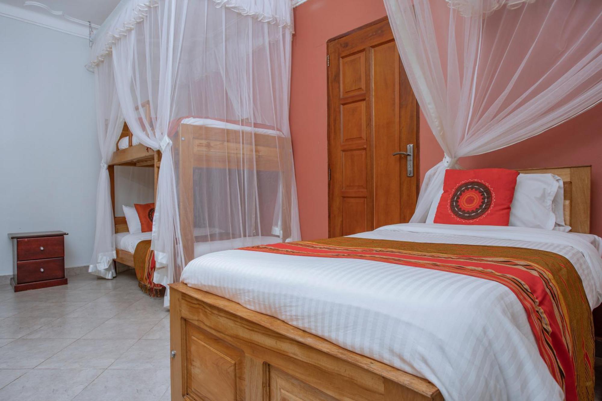 Silver Oaks Hotel Boma Fort Portal Extérieur photo