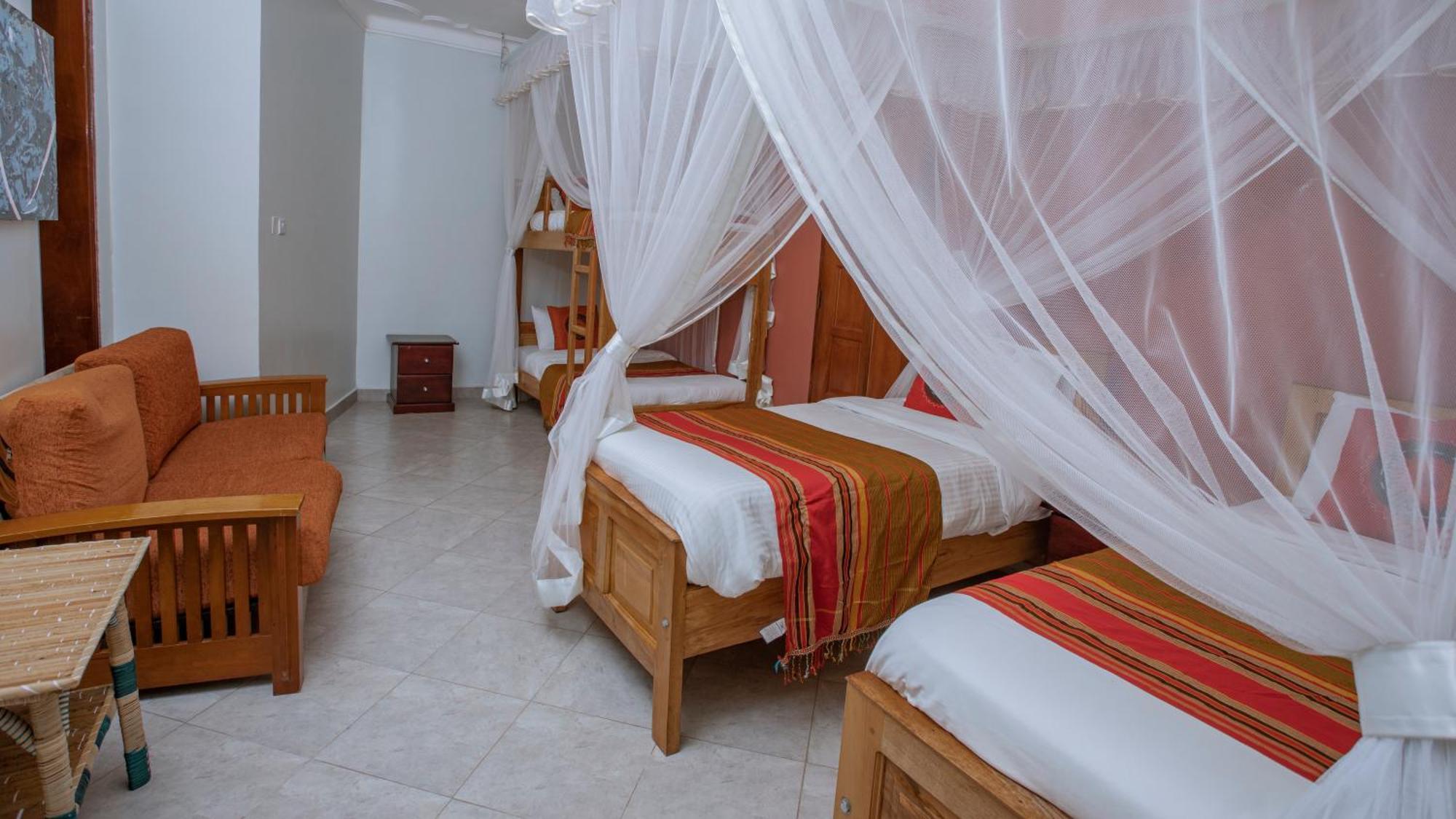 Silver Oaks Hotel Boma Fort Portal Extérieur photo