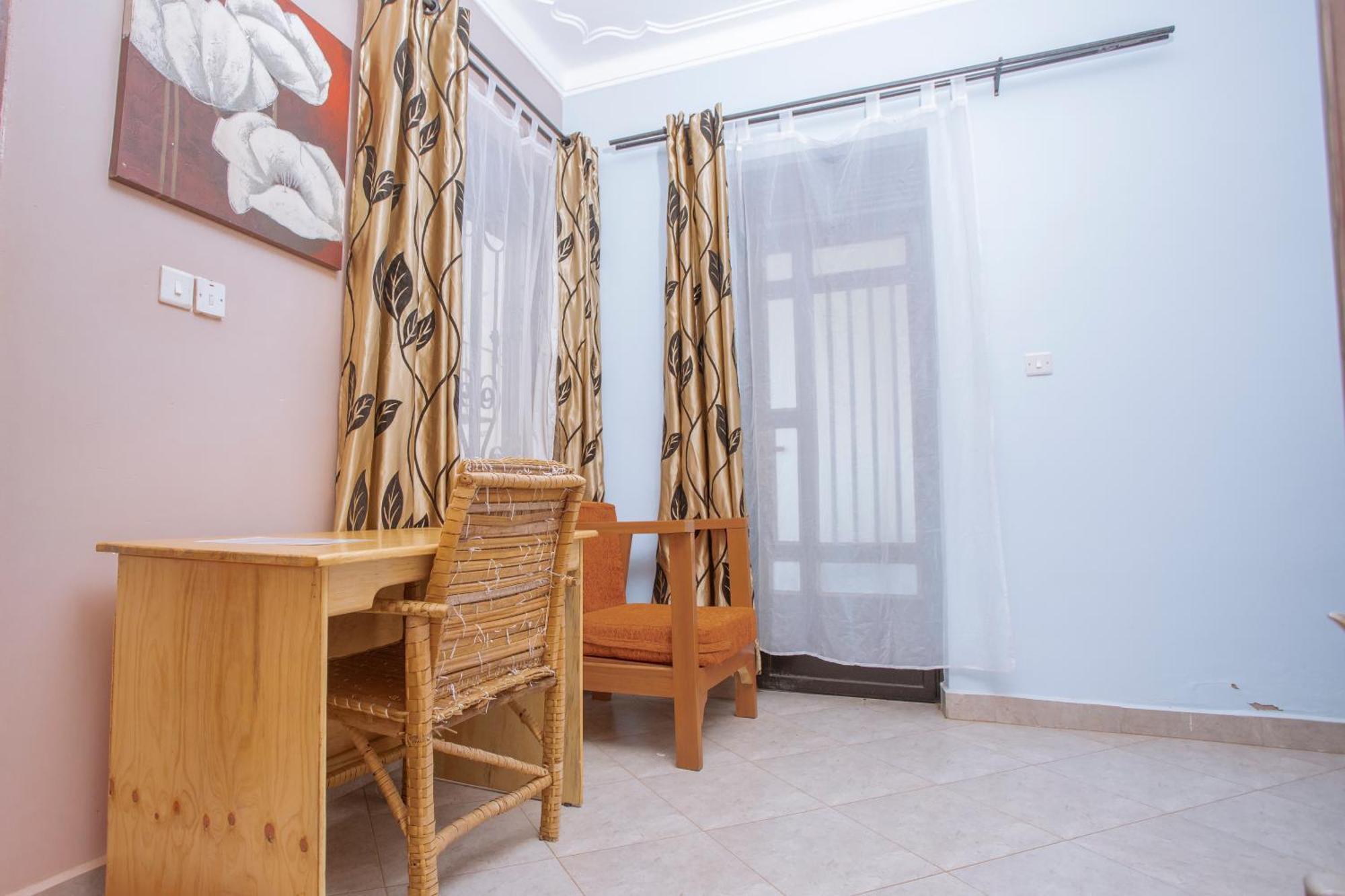 Silver Oaks Hotel Boma Fort Portal Extérieur photo