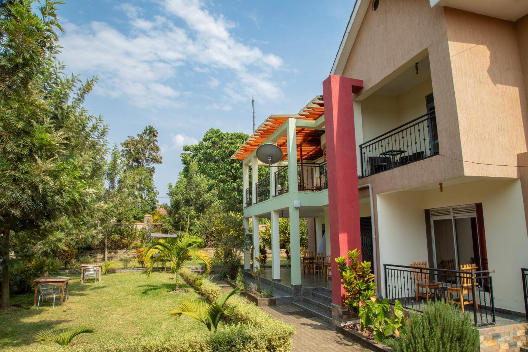 Silver Oaks Hotel Boma Fort Portal Extérieur photo