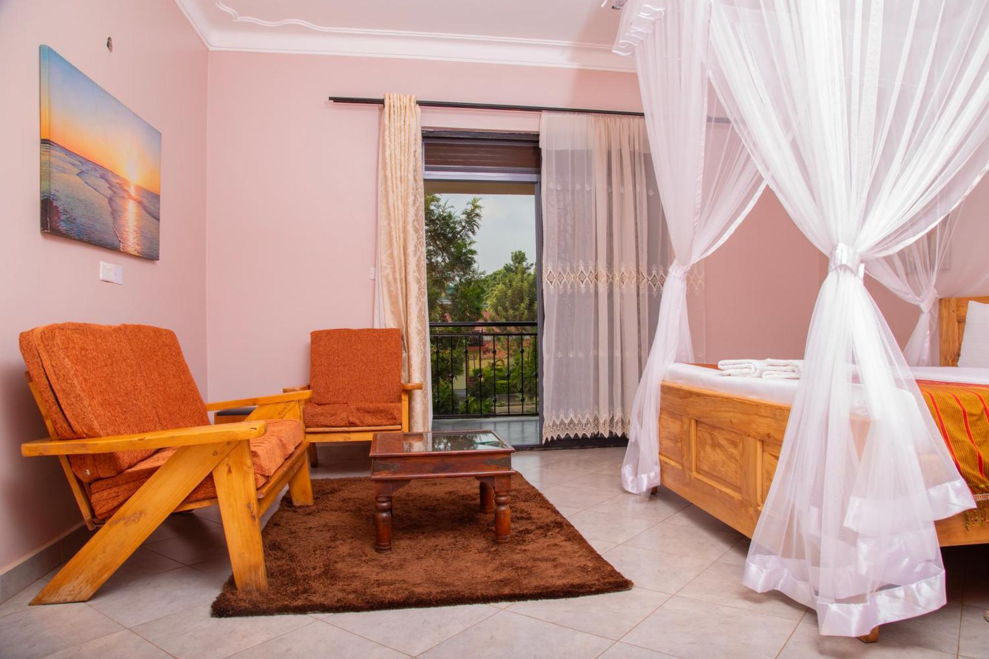 Silver Oaks Hotel Boma Fort Portal Extérieur photo
